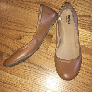 Brown ballet flats